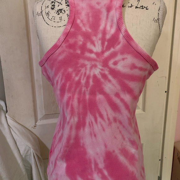 Pink and White Tie-Dye Sleeveless Tank Top - Picture 2 of 4